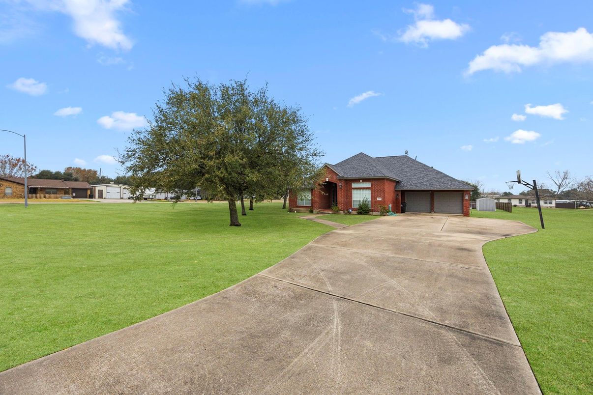 Backyard, Detached Garage, Exterior