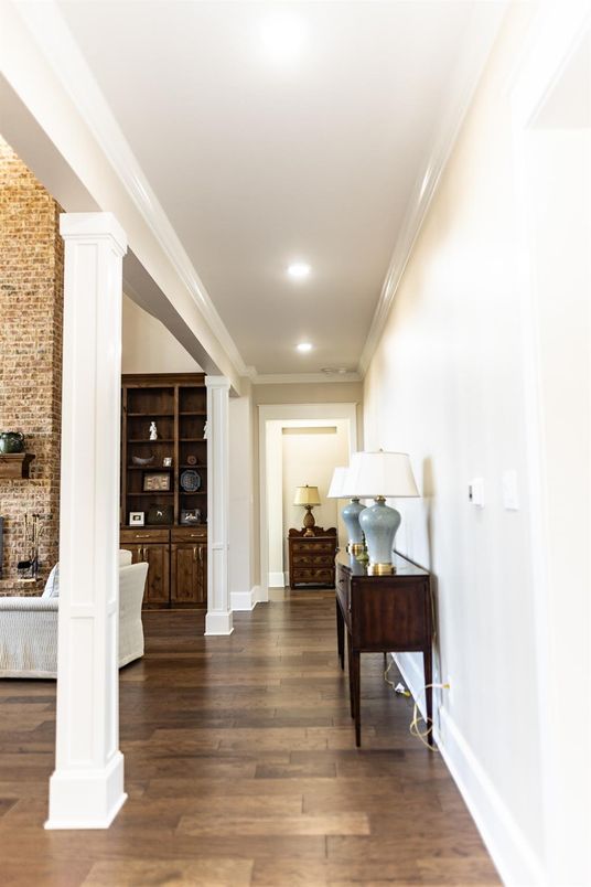 Interior, Recessed Lighting, Wood Texture Flooring