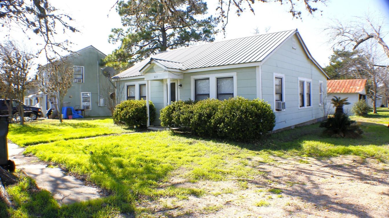 Backyard, Exterior, Facade, Farmhouse