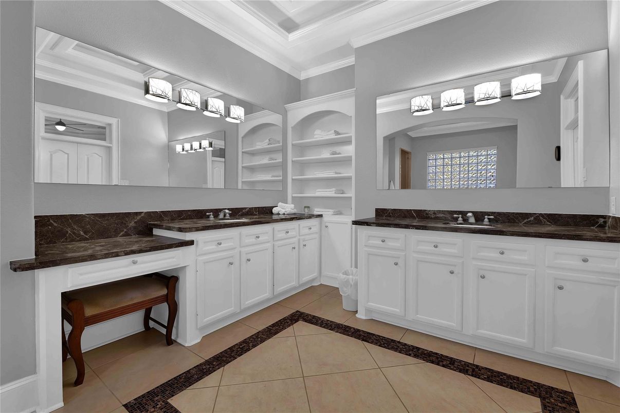 Bathroom, Dual Sink Vanities, Interior