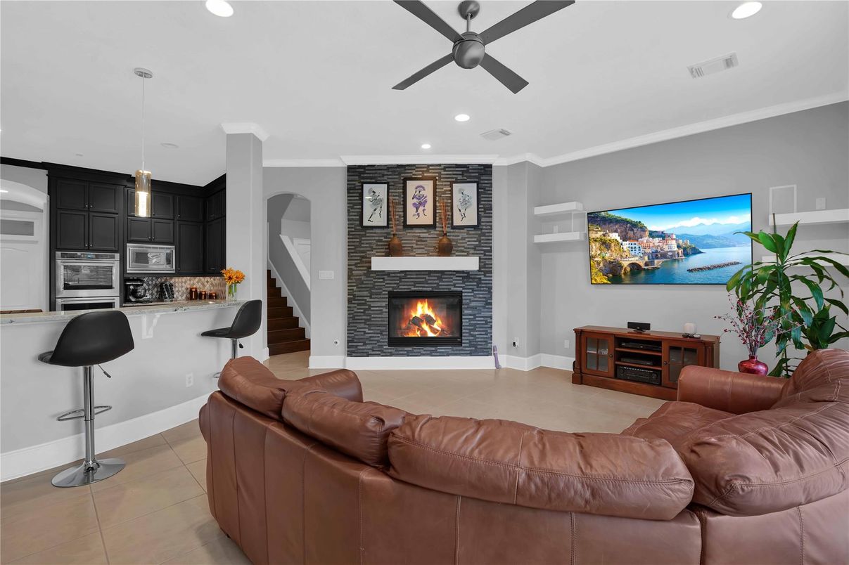 Fireplace, Interior, Kitchen, Living room, Pendant Lights, Recessed Lighting, Stainless Steel Appliances