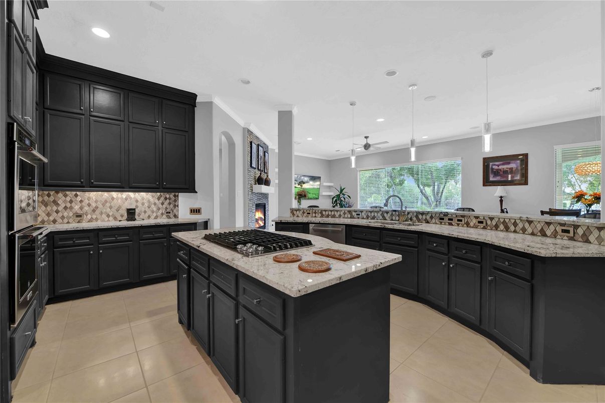 Fireplace, Interior, Kitchen, Pendant Lights, Recessed Lighting