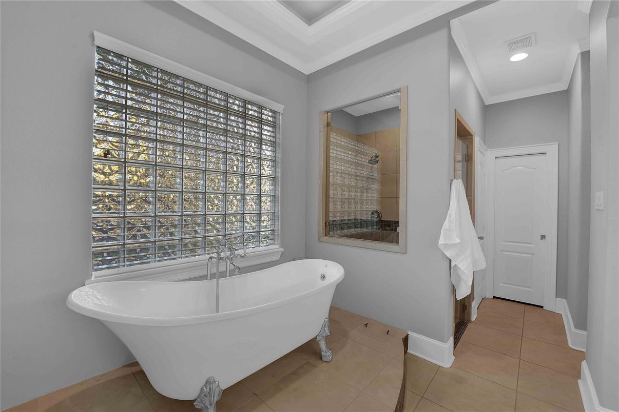 Bathroom, Free Standing Baths, Interior, Recessed Lighting