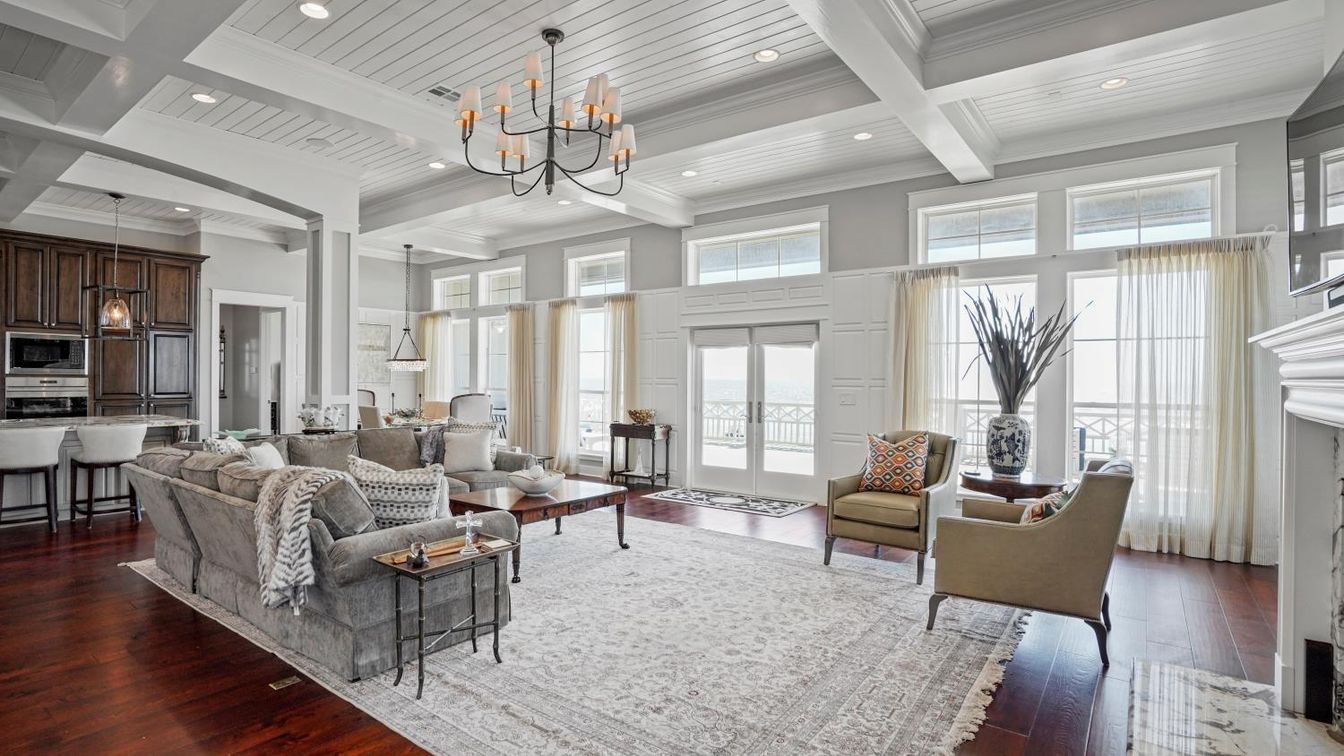Chandelier, Interior, Kitchen, Living room, Pendant Lights, Recessed Lighting, Wood Texture Flooring