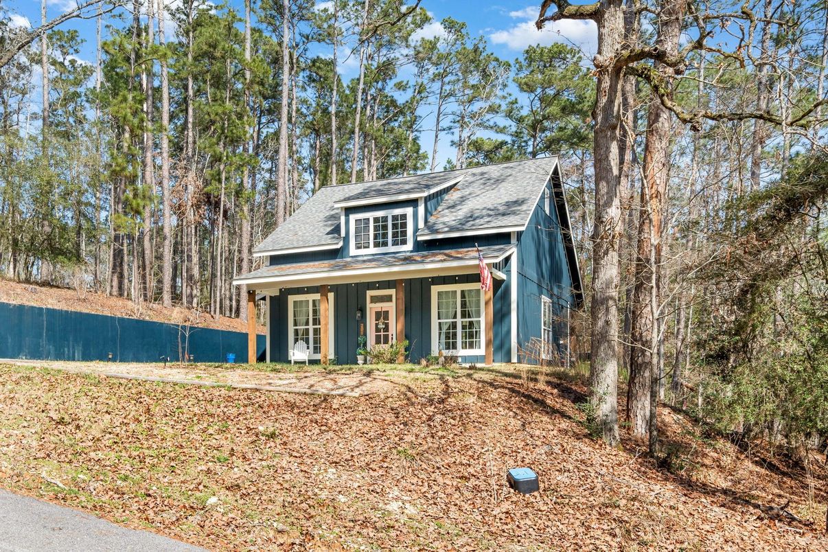 Backyard, Exterior, Facade, Cape Cod