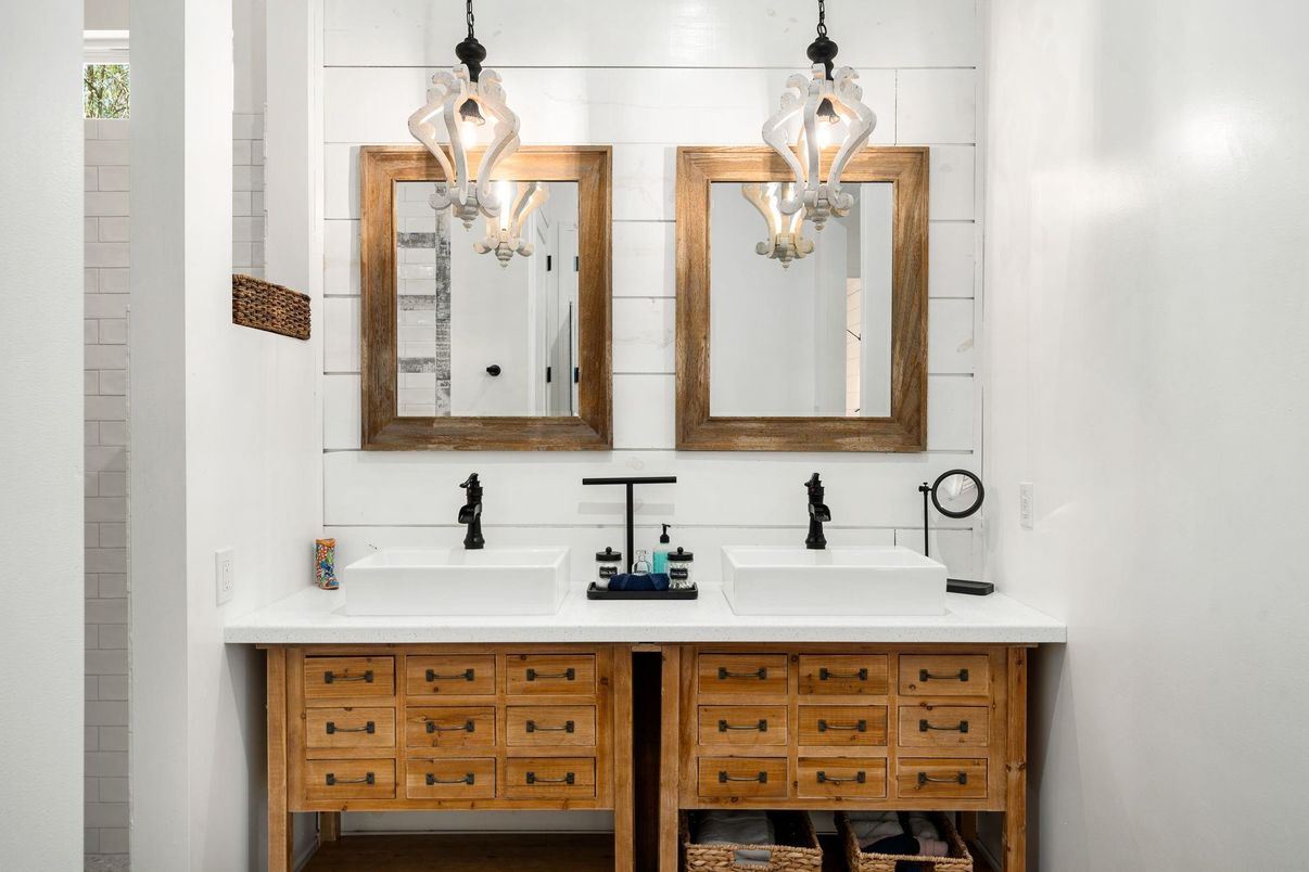 Bathroom, Dual Sink Vanities, Interior