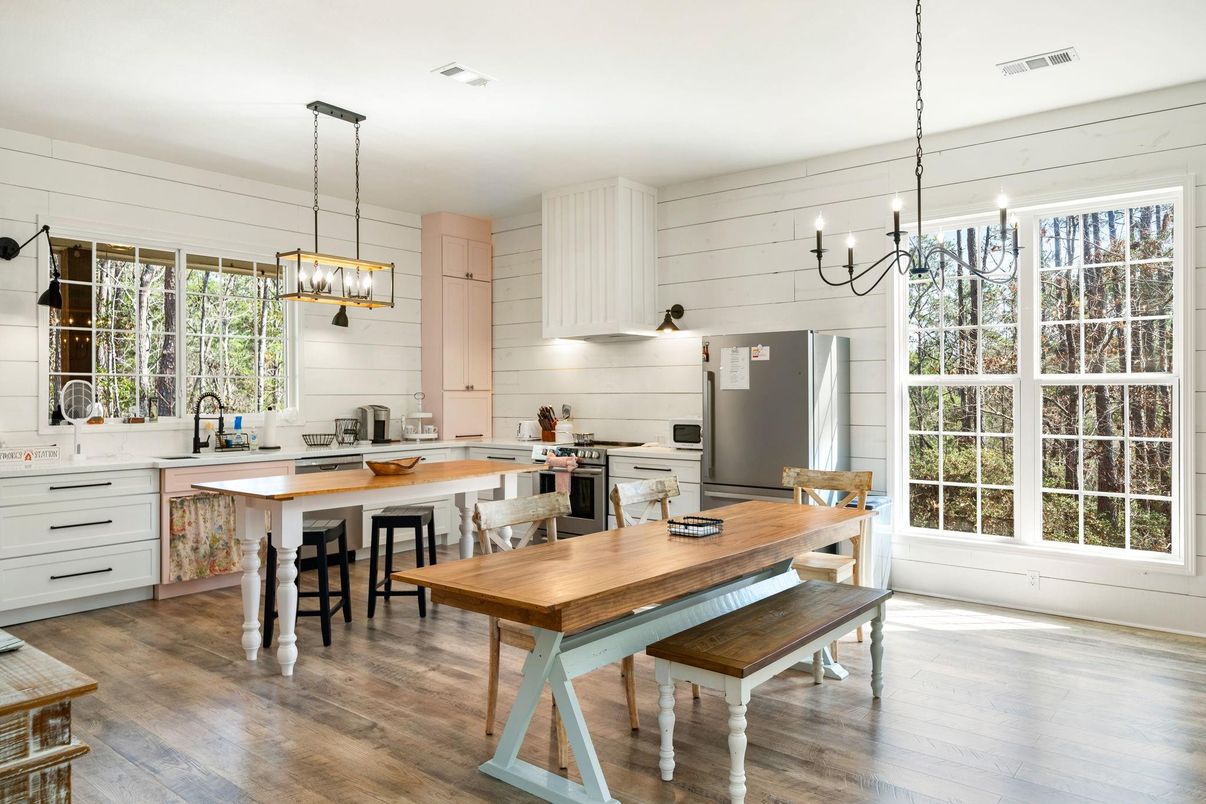 Chandelier, Dining room, Interior, Kitchen, Pendant Lights, Wood Texture Flooring