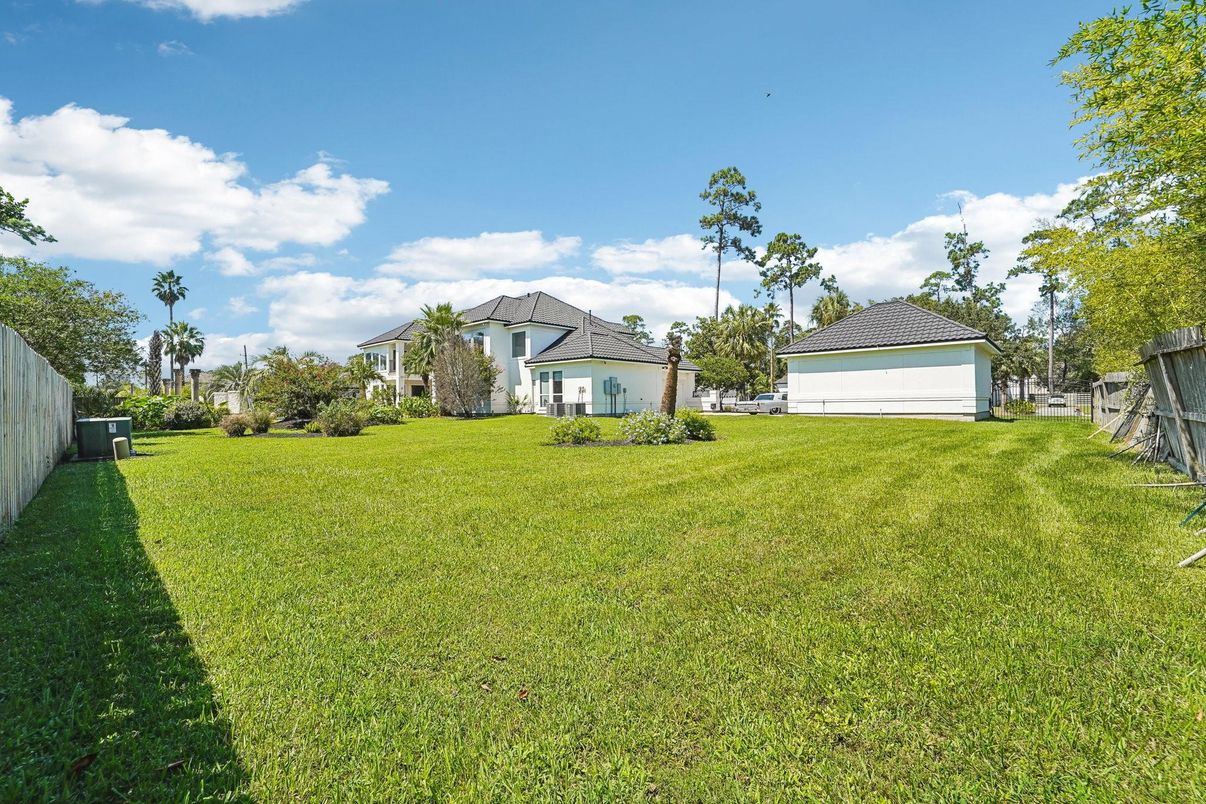 Backyard, Detached Garage, Exterior