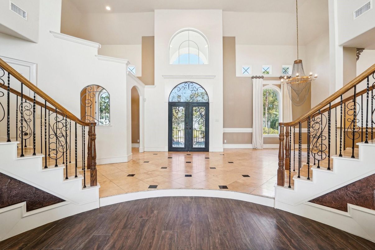 Interior, Pendant Lights, Recessed Lighting, Wood Texture Flooring