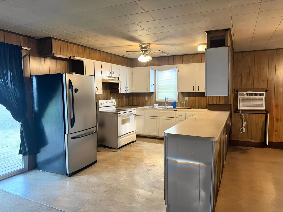 Interior, Kitchen, Wooden Walls
