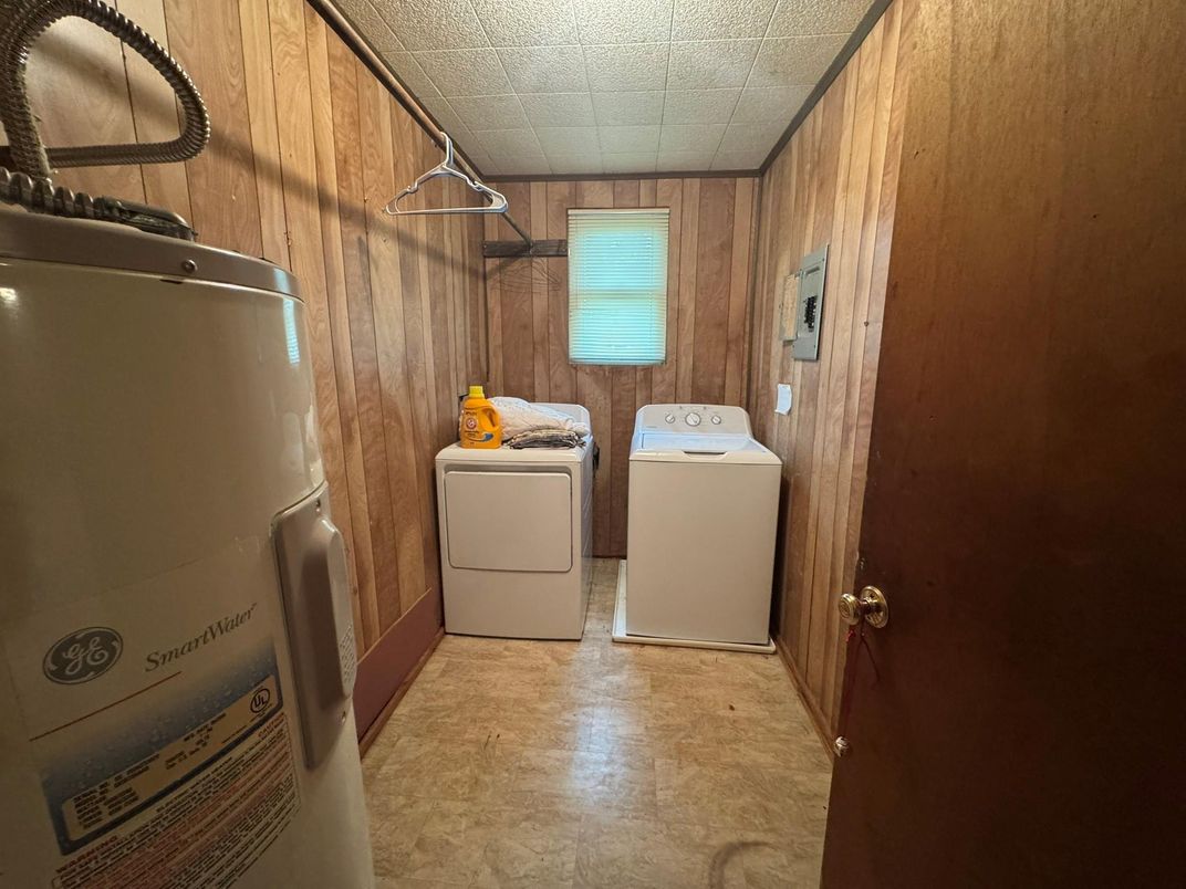 Interior, Washer, Wooden Walls