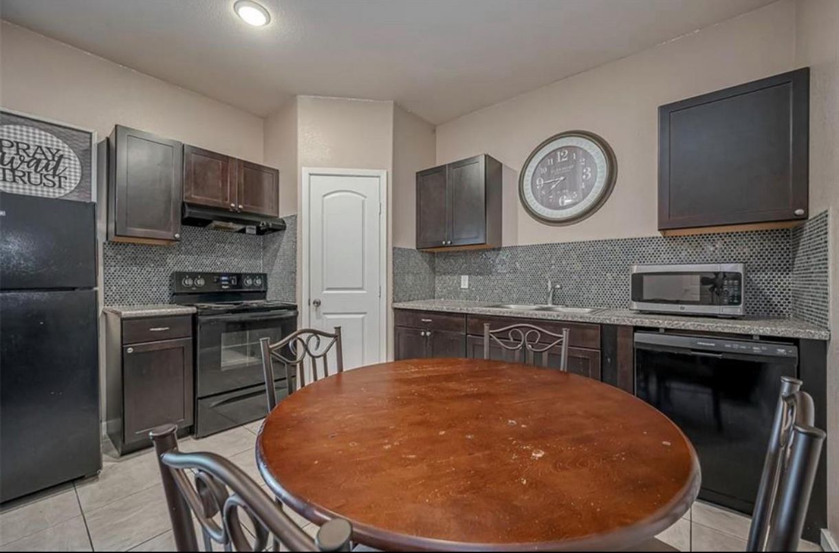 Dining room, Interior, Kitchen, Recessed Lighting