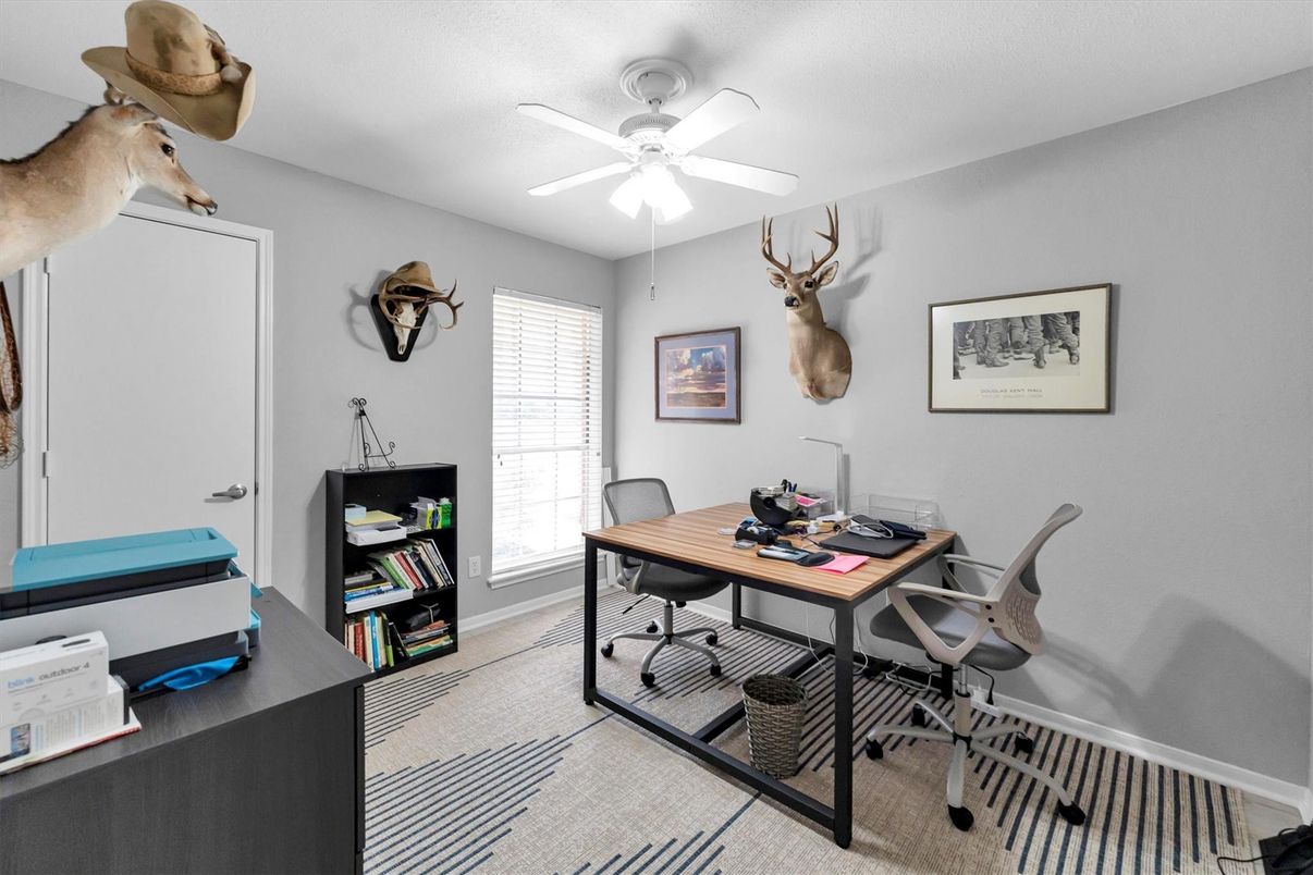 Home Office, Interior