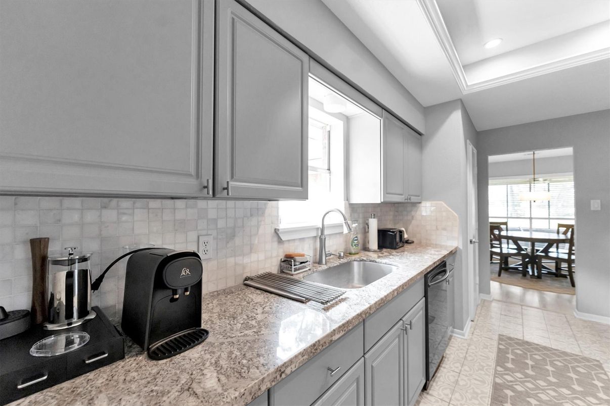 Dining room, Interior, Kitchen, Recessed Lighting