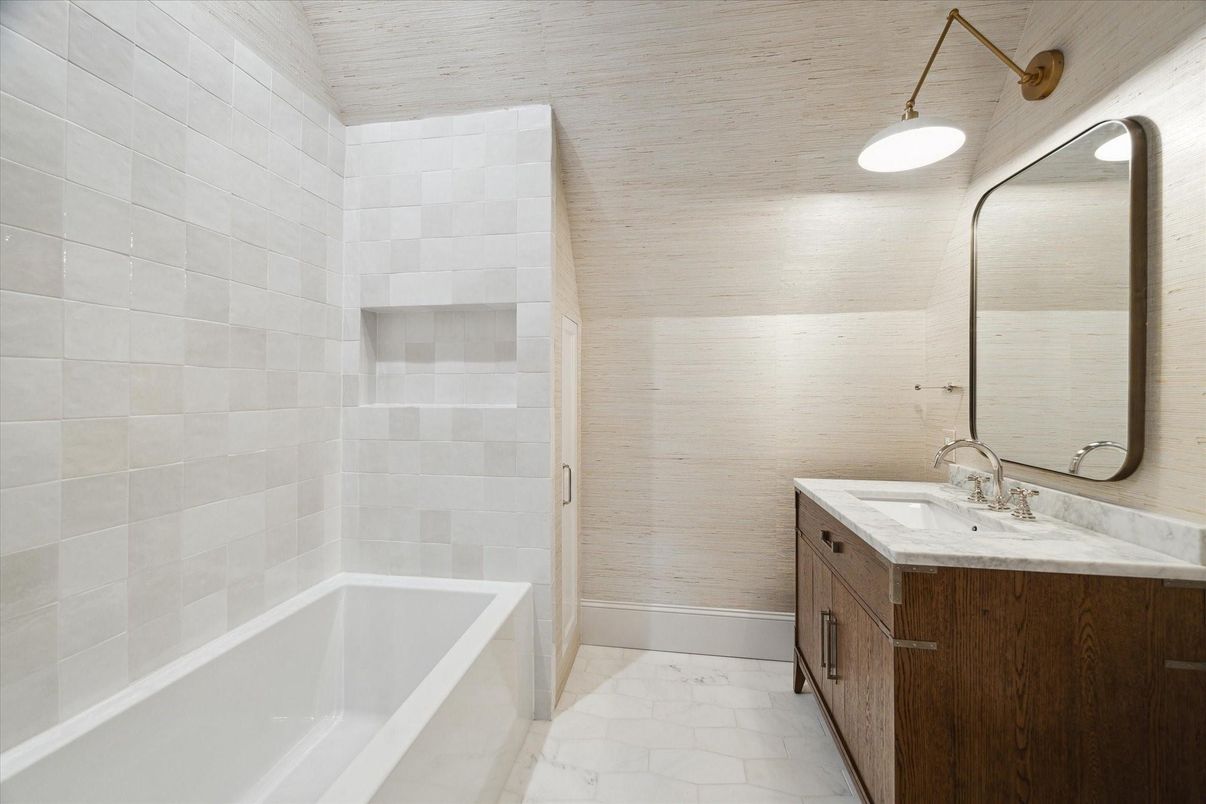 Bathroom, Interior, Marble, Pendant Lights