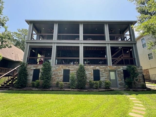 Backyard, Exterior, Facade, American Foursquare