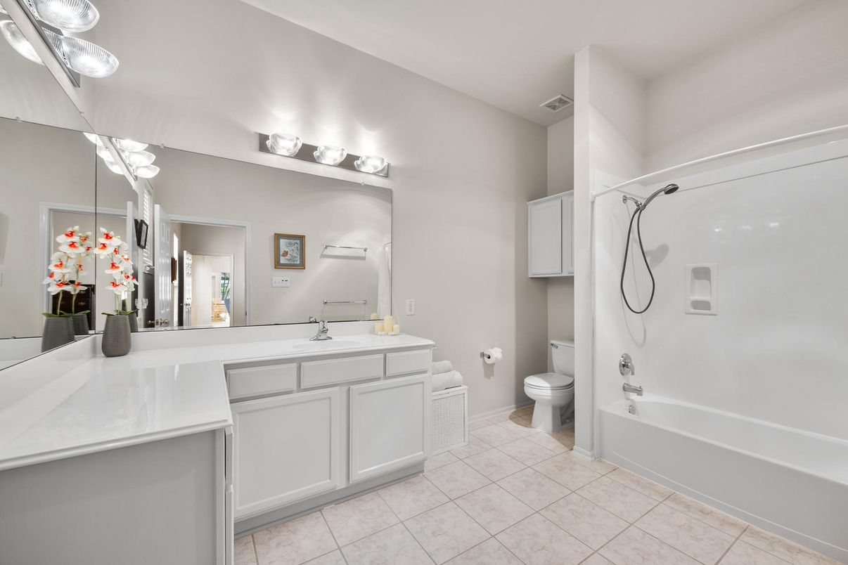 Bathroom, Dual Sink Vanities, Interior