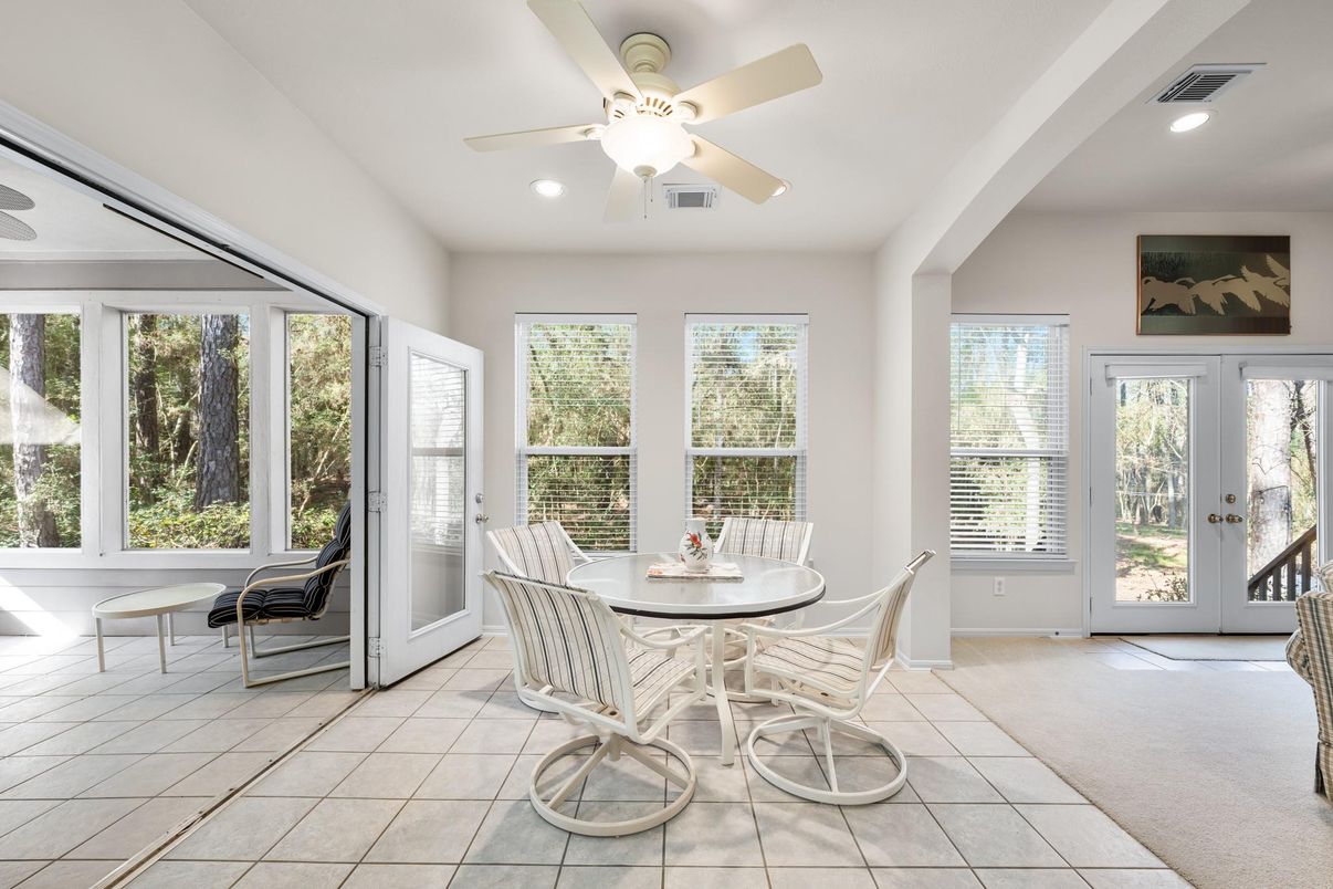 Dining room, Interior, Recessed Lighting