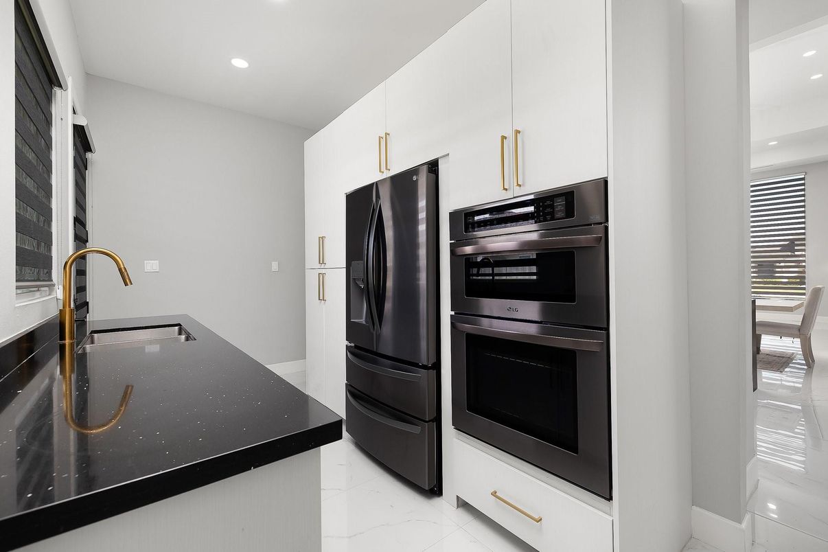 Interior, Kitchen, Marble, Recessed Lighting
