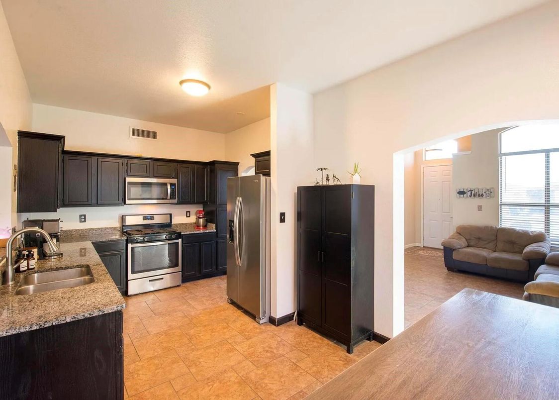 Interior, Kitchen, Living room, Stainless Steel Appliances