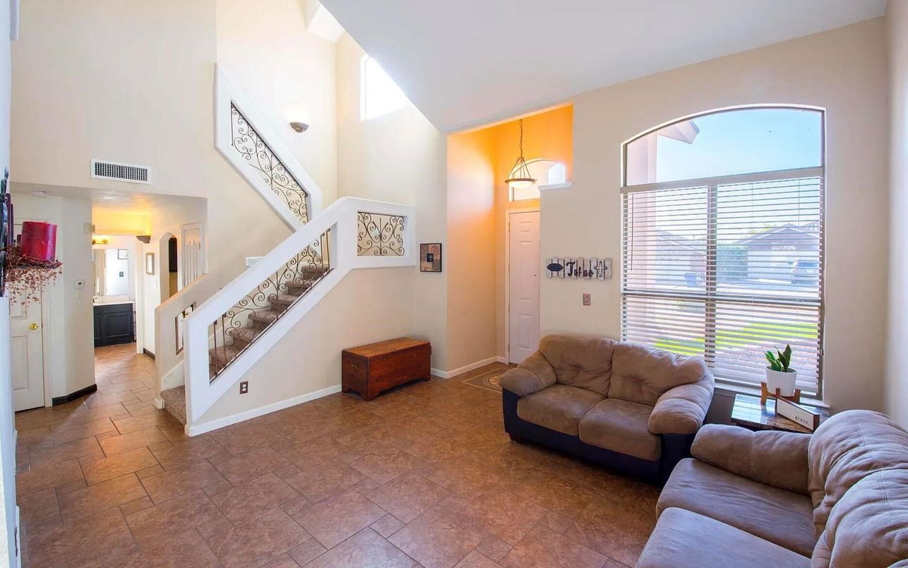 Interior, Living room, Pendant Lights