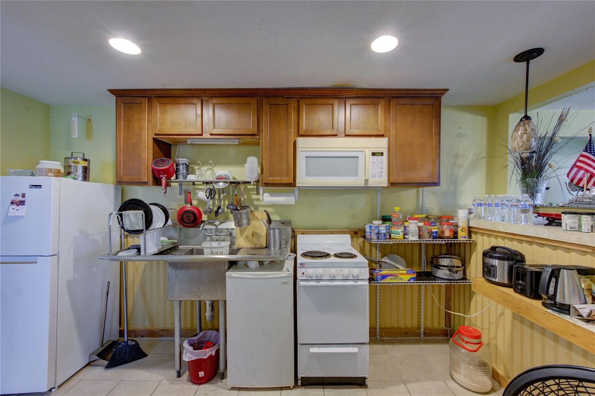 Interior, Kitchen, Recessed Lighting, Washer