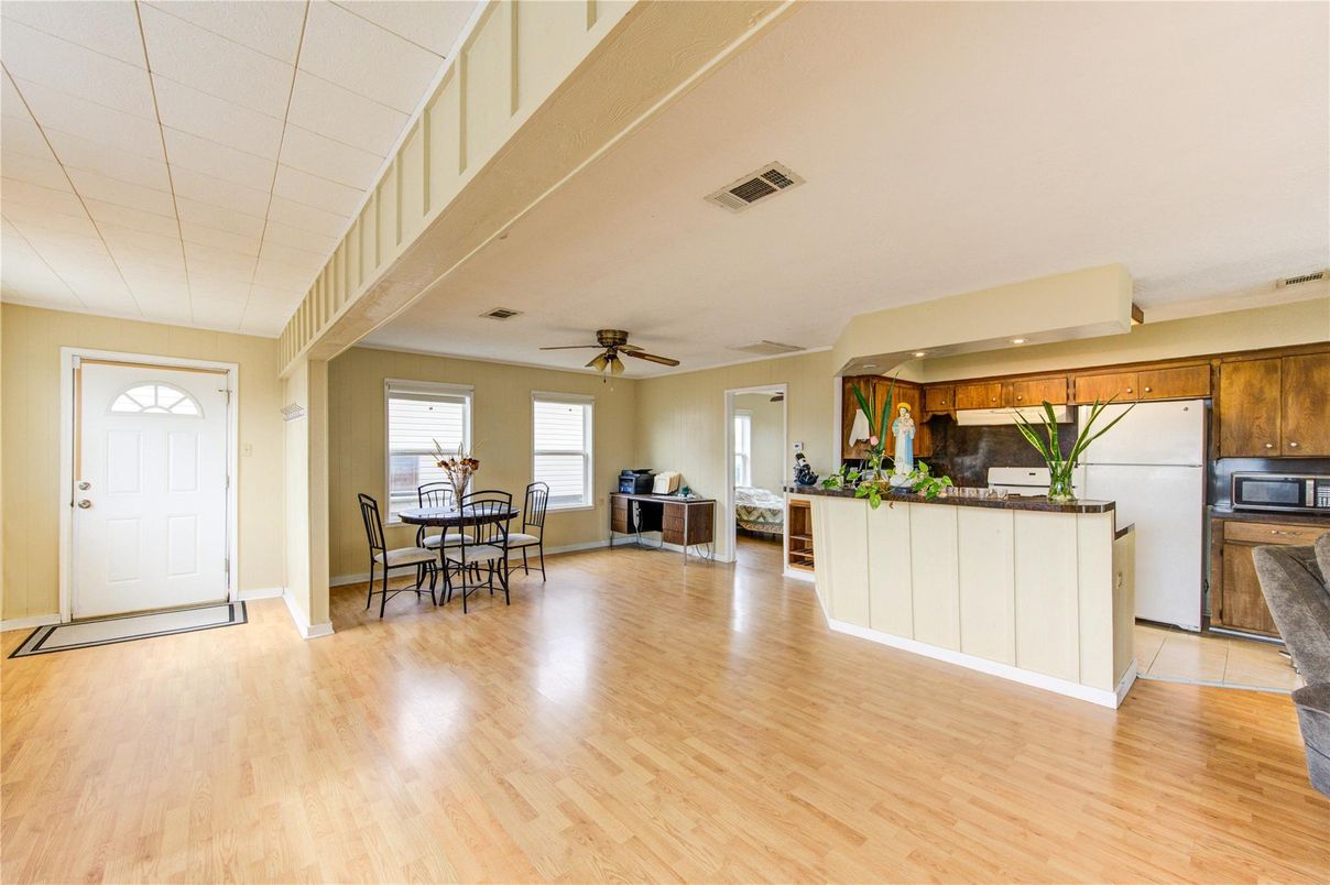 Dining room, Interior, Kitchen, Recessed Lighting, Wood Texture Flooring