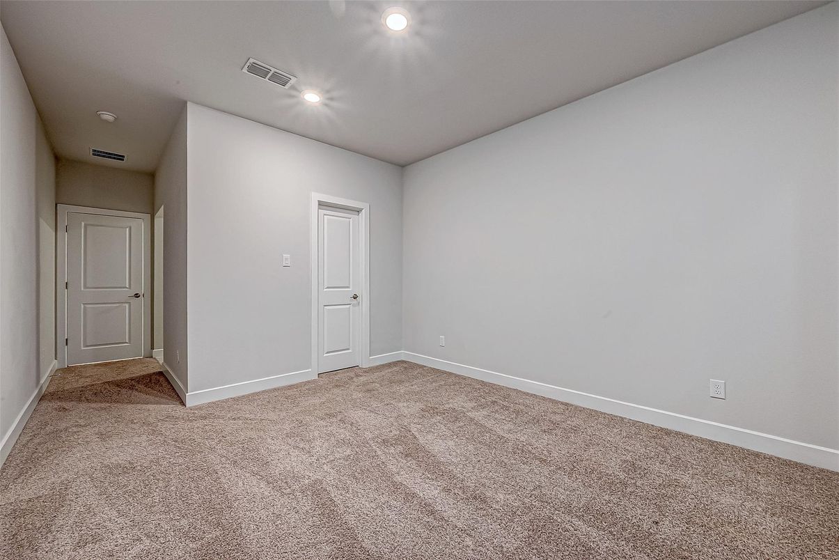 Empty room, Interior, Recessed Lighting