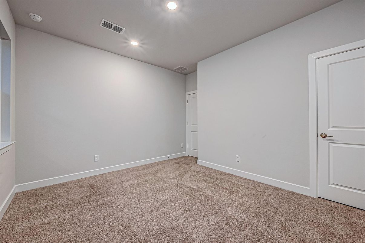 Empty room, Interior, Recessed Lighting