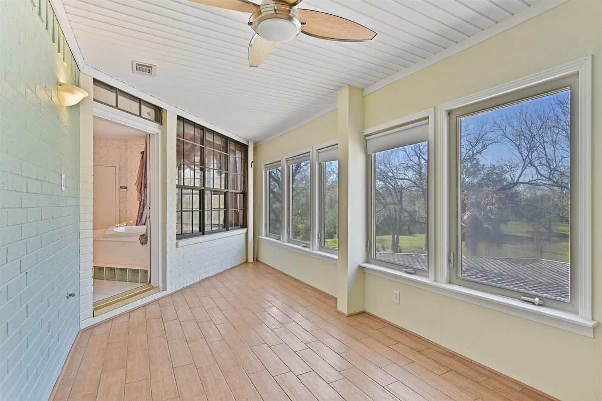 Empty room, Interior, Sun Room, Wood Texture Flooring