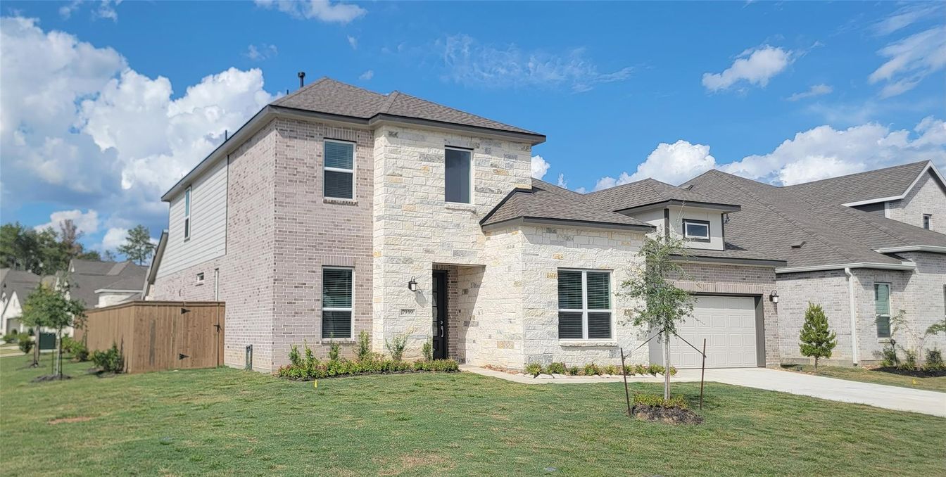 Attached, Exterior, Facade, Brick Facade, French Provincial