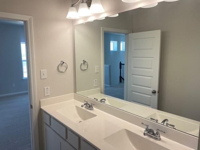 Bathroom, Dual Sink Vanities, Interior