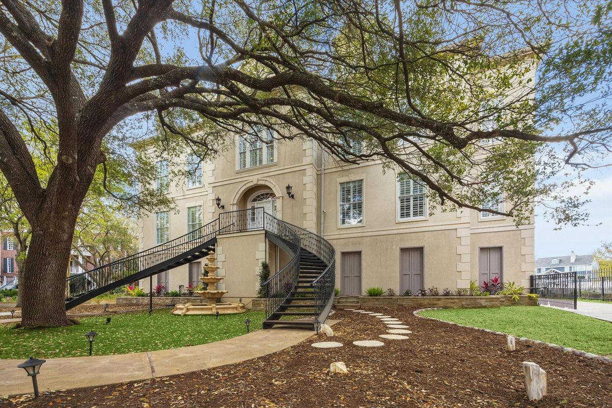 Backyard, Exterior, Facade, French Provincial