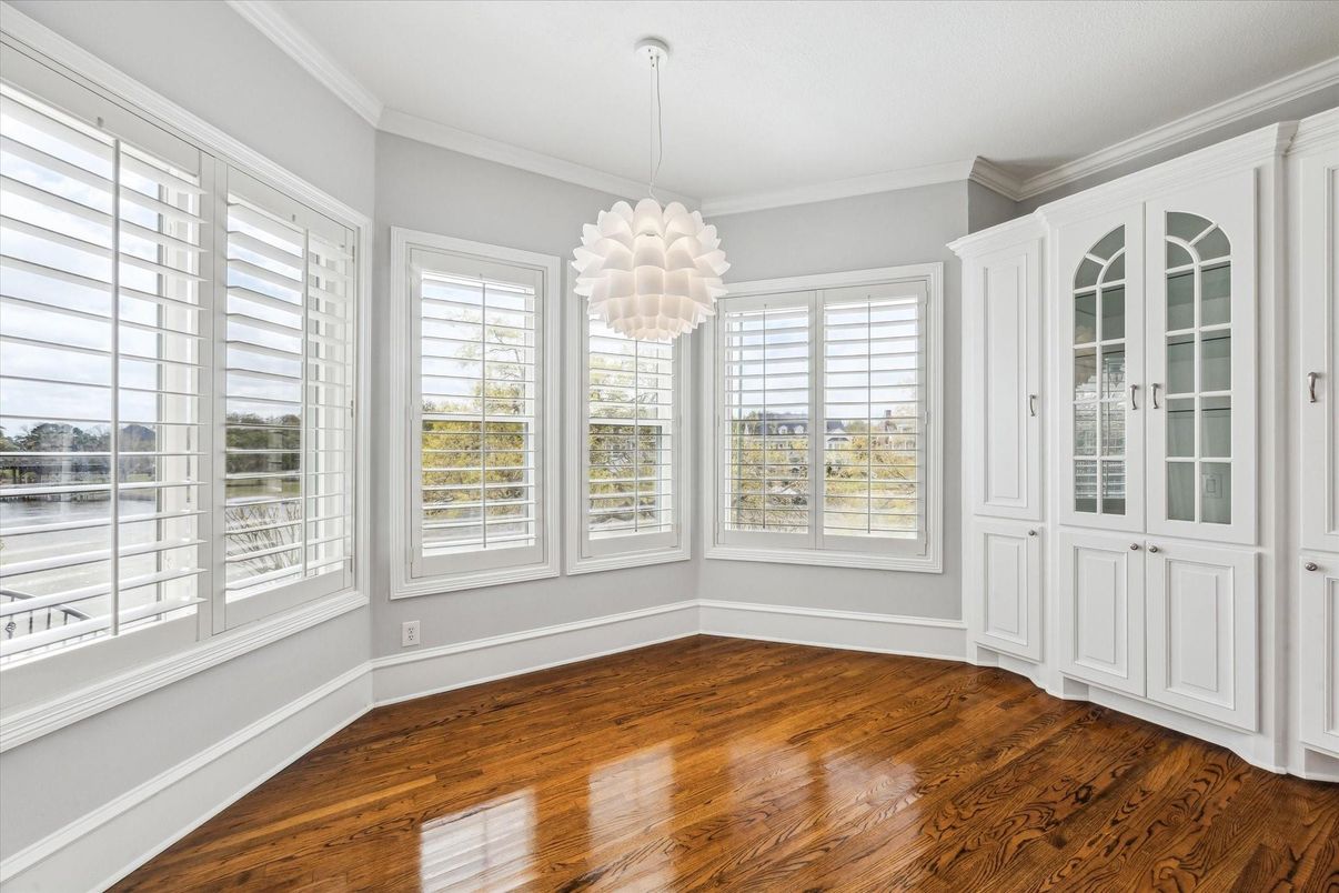 Chandelier, Empty room, Interior, Wood Texture Flooring