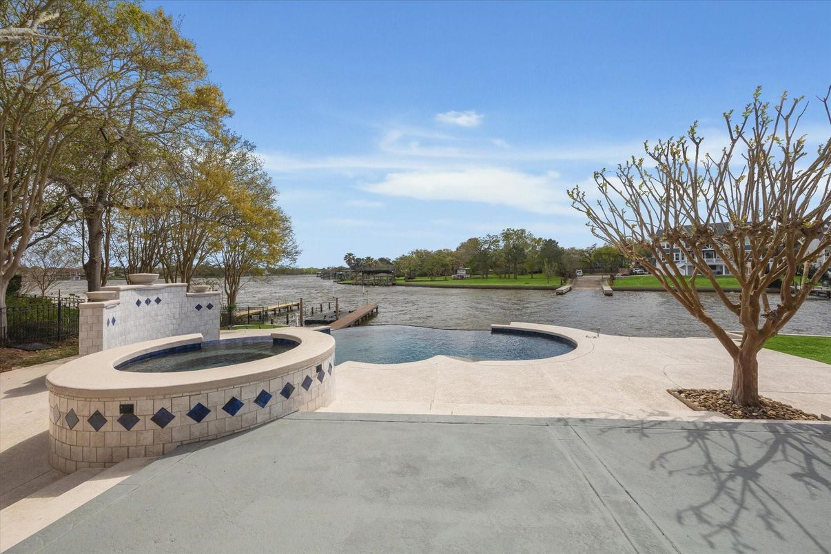 Exterior, Pool, Water