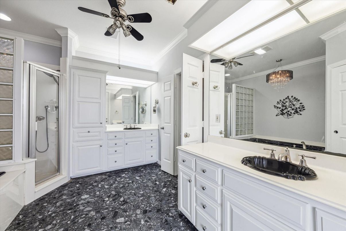 Bathroom, Dual Sink Vanities, Interior, Pendant Lights, Recessed Lighting