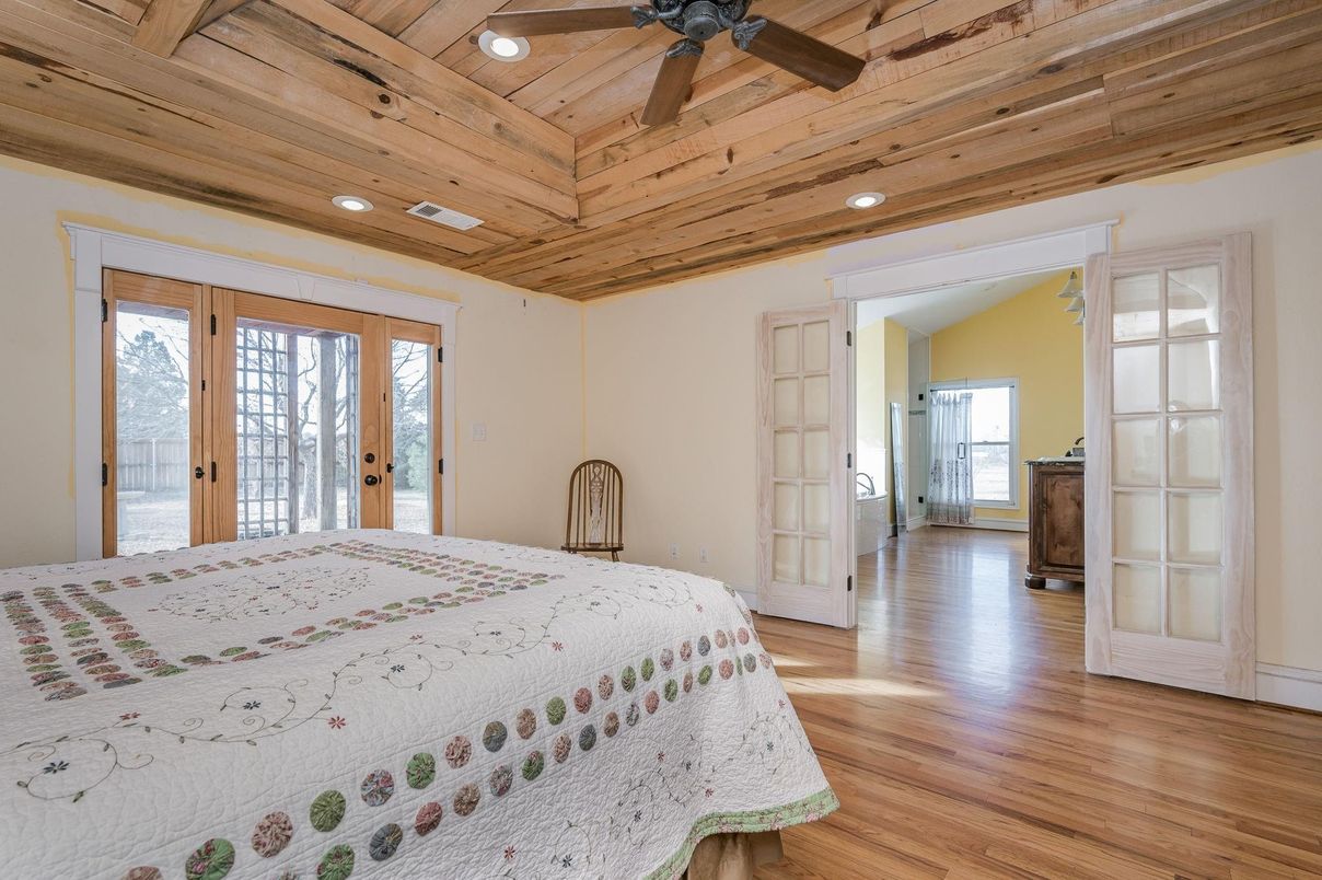 Bedroom, Interior, Recessed Lighting, Wooden Ceilings, Wood Texture Flooring