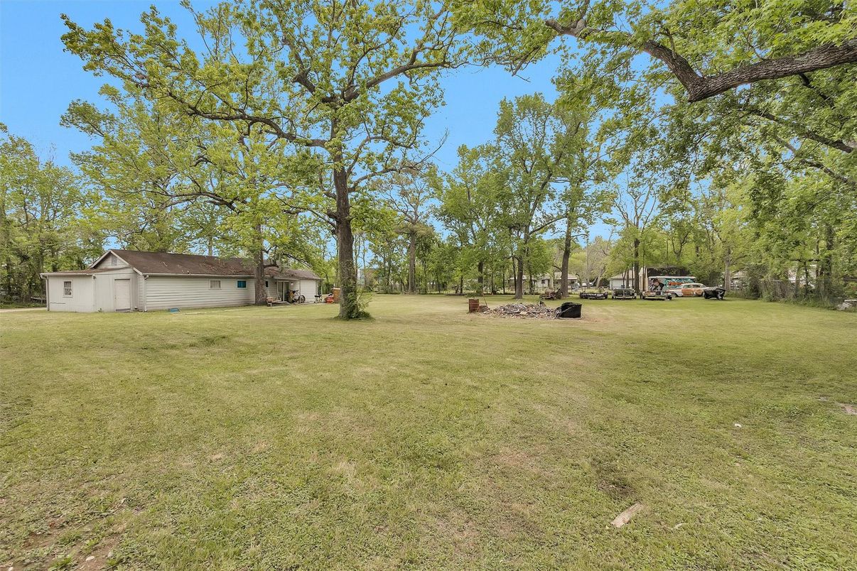 Backyard, Detached Garage, Exterior