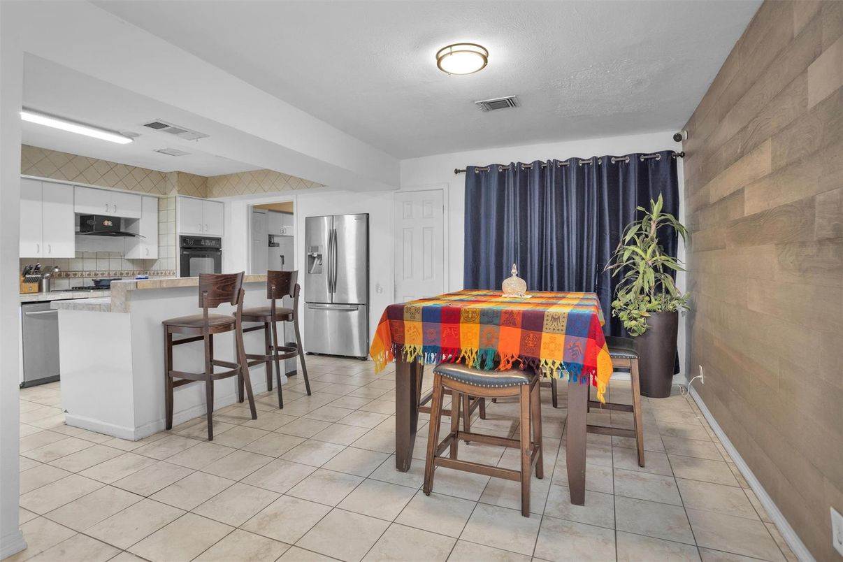 Dining room, Interior, Kitchen, Stainless Steel Appliances