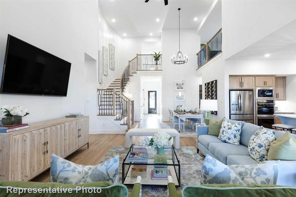 Dining room, Interior, Kitchen, Living room, Pendant Lights, Recessed Lighting, Stainless Steel Appliances, Wood Texture Flooring