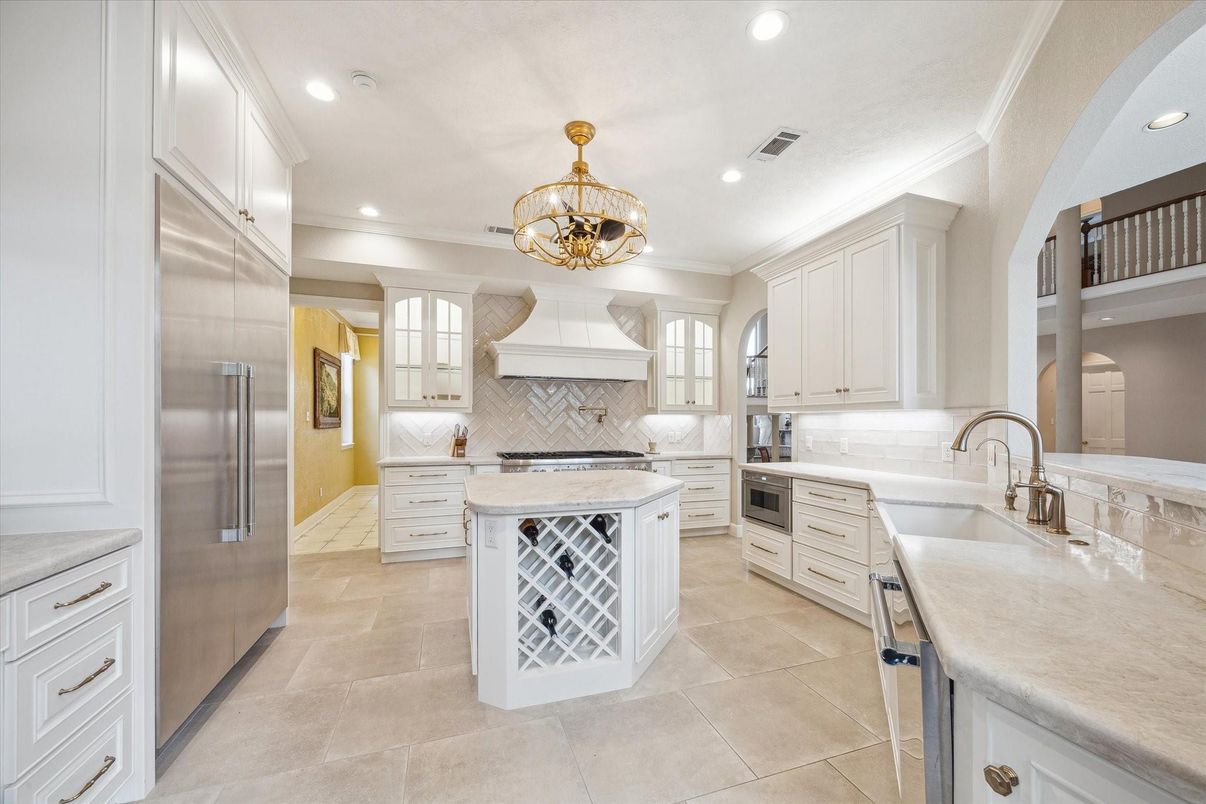 Chandelier, Interior, Kitchen, Recessed Lighting, Stainless Steel Appliances