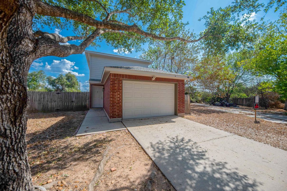 Detached Garage, Exterior