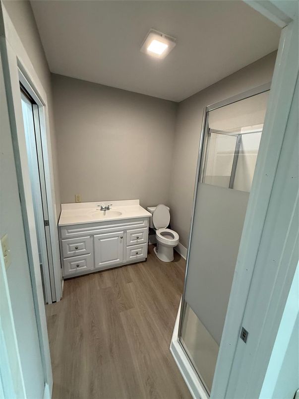 Bathroom, Interior, Recessed Lighting, Wood Texture Flooring