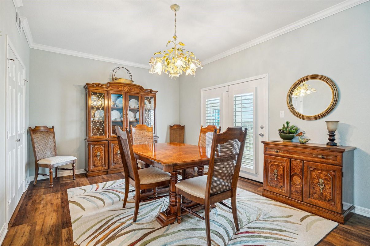 Chandelier, Dining room, Interior, Pendant Lights, Wood Texture Flooring