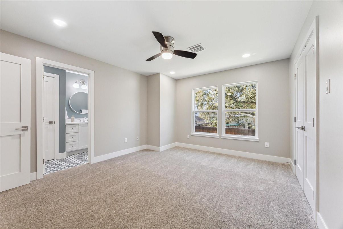 Bathroom, Empty room, Interior, Recessed Lighting