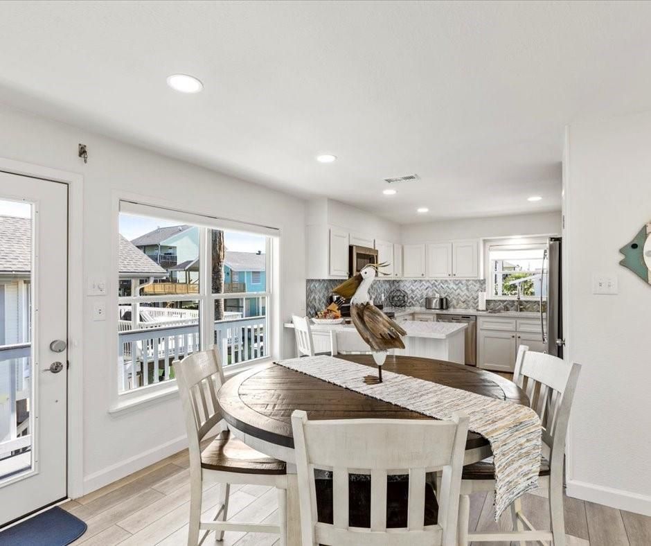 Dining room, Interior, Kitchen, Recessed Lighting, Wood Texture Flooring
