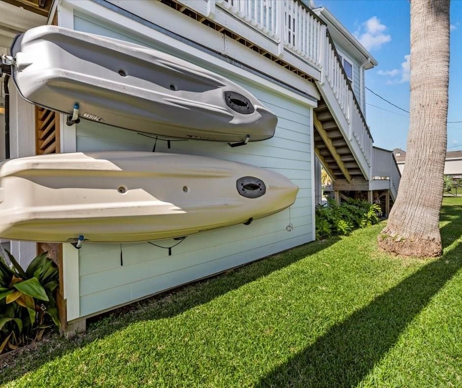 Backyard, Exterior