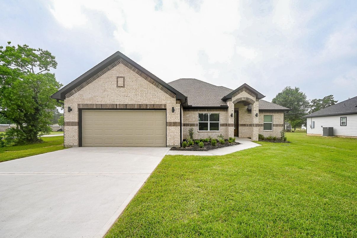 Attached, Backyard, Exterior, Facade, Brick Facade, Brick Traditional