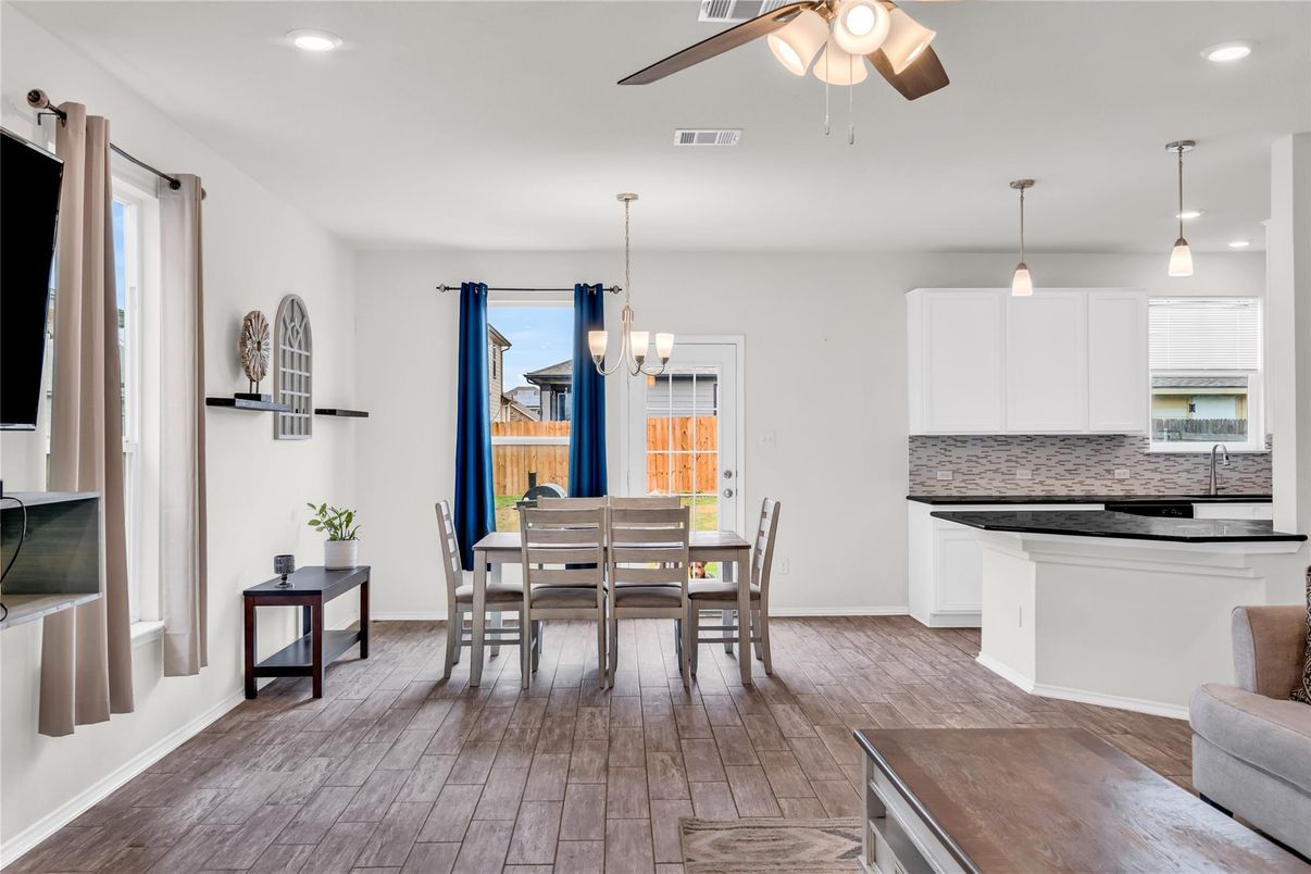 Chandelier, Dining room, Interior, Kitchen, Pendant Lights, Recessed Lighting, Wood Texture Flooring