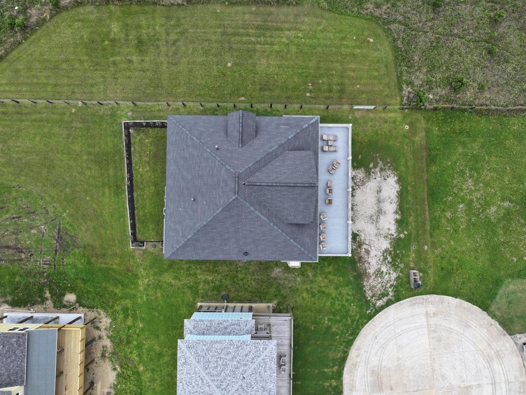 Exterior, Drone